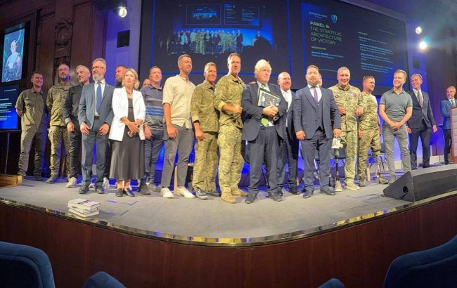 Джонсон закликав надати Україні дозвіл бити по військових базах у Росії