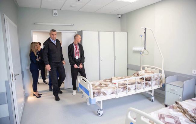 Після капремонту в Києві відкрили хірургічне відділення, де відновлюються поранені військові, - Кличко