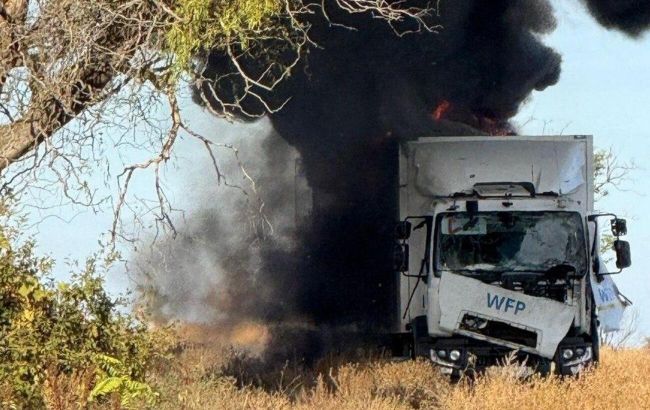 Росія вдарила по гуманітарному конвою ООН на Херсонщині, машини з допомогою знищено
