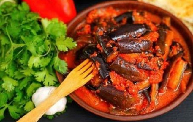 Баклажани по-херсонськи: ароматна закуска, яку готують на всю зиму