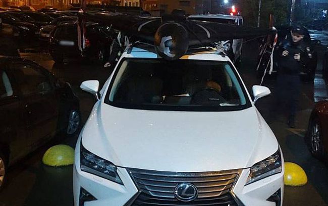 У Києві чоловік возив "Шахед" на даху авто: реакція поліції