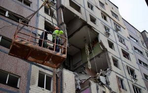 Последствия массированной атаки на Днепр: один погибший, 10 пострадавших