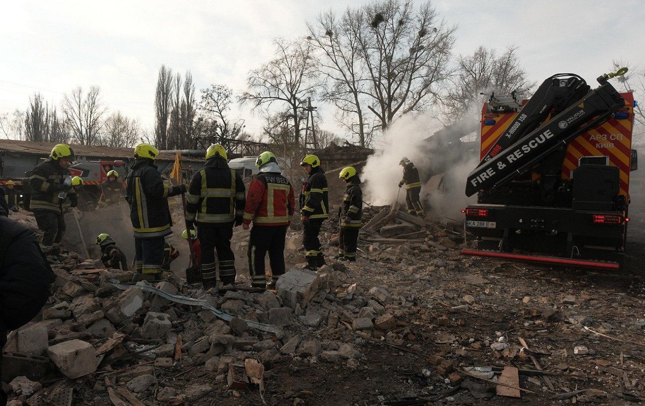 Обстріл Києва: вже 20 постраждалих, кількість жертв зростає