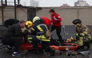 Уже 40 пострадавших и поврежденные многоэтажки: последствия ракетного удара по Днепру