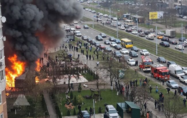 В Киеве произошел масштабный пожар в кафе на Позняках: что говорят в ГСЧС