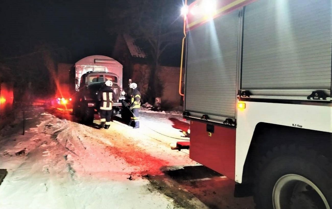 Ожеледиця і хуртовина. Водіїв попередили про небезпеку на дорогах