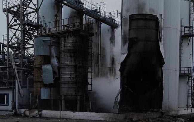 Ворог атакував два порти на Одещині: пошкоджено судно та резервуари для олії