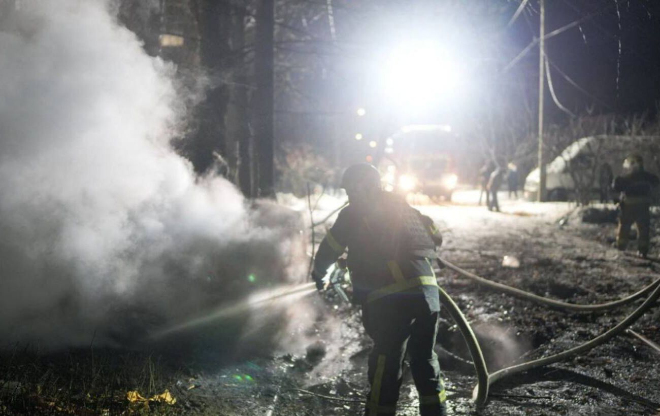 Росіяни вдруге за день атакували Запоріжжя: пошкоджена багатоповерхівка