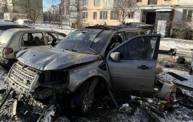 Вибух авто на Оболоні кваліфікували як теракт: поранено військового