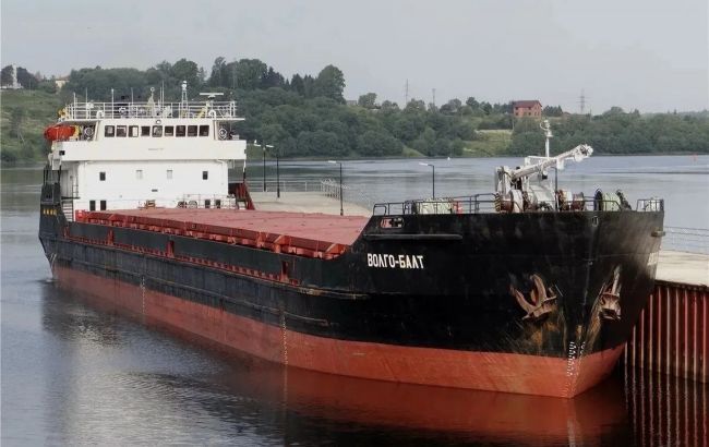 Біля окупованої Херсонщини затонуло російське судно з пшеницею: що відомо