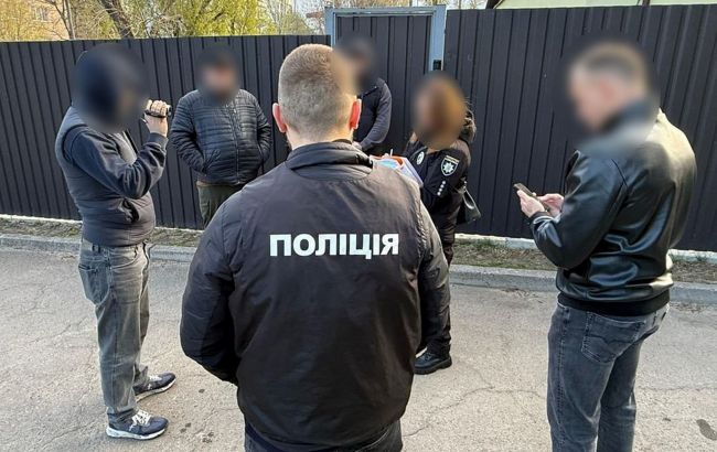 Масштабні обшуки у 15 областях: викрито схему з дровами для ЗСУ на 100 млн гривень