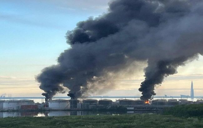 Дроны атаковали нефтяной терминал в Петербурге: вспыхнул масштабный пожар