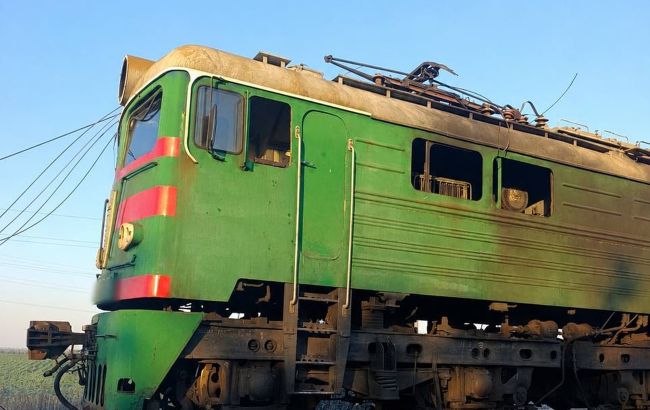 РФ дроном атаковала электровоз на Днепровщине: возможны задержки поездов