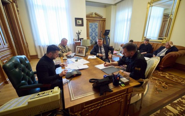Макрон допоможе Україні дістати ракети для Patriot, - Зеленський