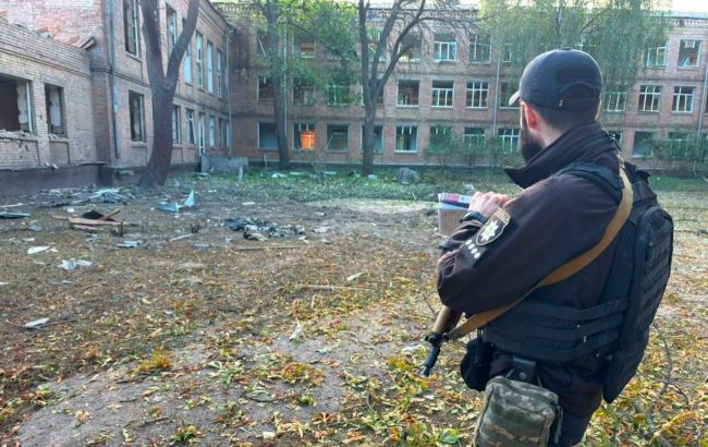 Поліція показала перші фото наслідків нічної атаки РФ на Київ