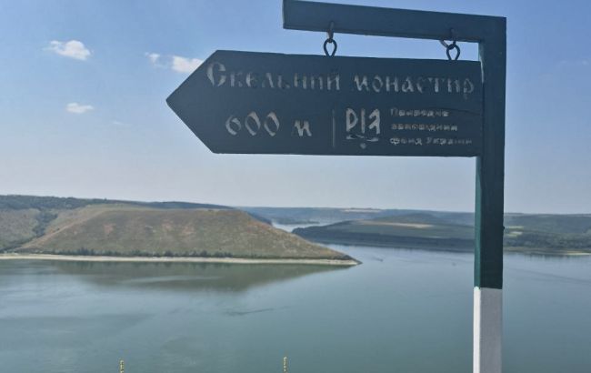 "Не вірте, що під водою &ndash; хати". Репортаж РБК-Україна з туристичної Бакоти