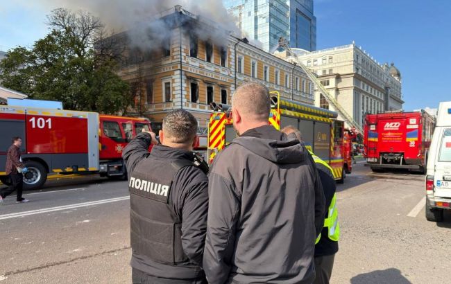 РФ вдарила по будівлі НАН у центрі Києва, є жертви: всі подробиці