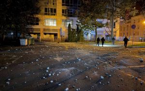 Росіяни втретє вдарили поруч із міськрадою Дніпра, у середмісті горів бізнес-центр