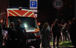 РФ вдарила по 12-поверхівці в Києві: стало відомо про перших жертв