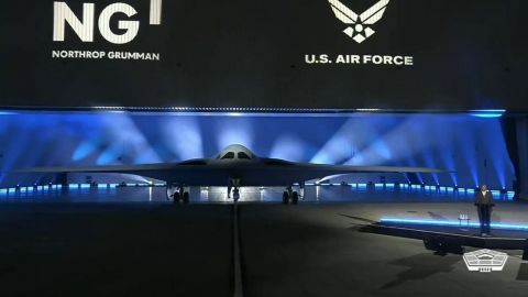 Пентагон презентував найсучасніший стратегічний бомбардувальник США (відео)