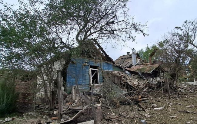 По селу під Харковом ударили КАБи: знищено десятки будинків, є жертва і люди під завалами