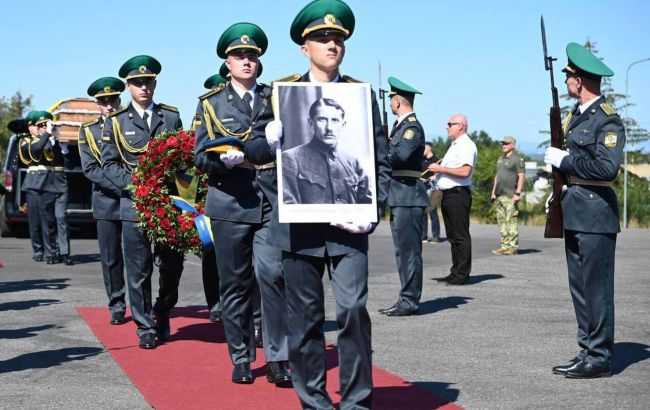 Останки Коновальца вернули в Украину (фото)