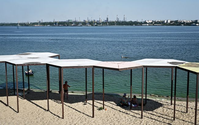 Купальный сезон в Запорожье запрещен, но не только из-за войны