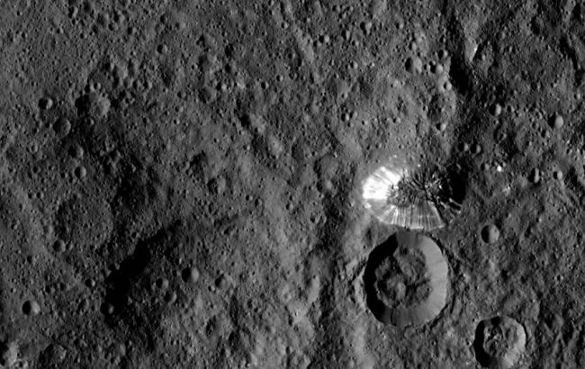 В NASA опубликовали новые фото Цереры