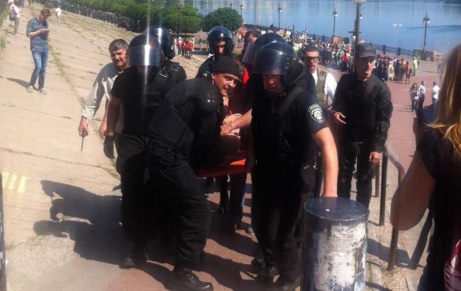 В Киеве на Марше равенства возникла потасовка, пострадал милиционер