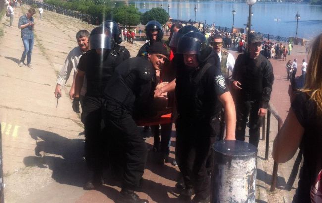 В ходе столкновений на Марше равенства ранены 5 милиционеров, - МВД