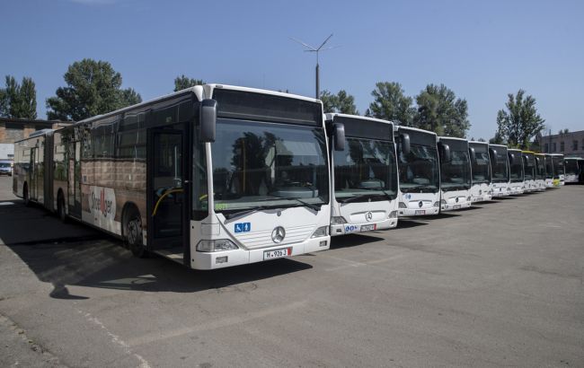 Германия передала Киеву почти два десятка автобусов: кто получит