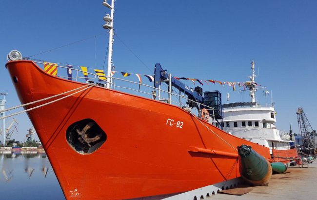 В устье Дуная гидрографическое судно в результате взрыва получило пробоину, - ОК "Юг"