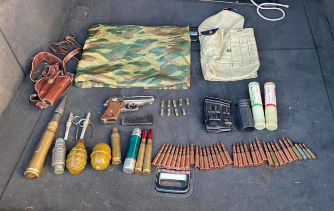 Мужчина пытался вывезти из Харьковской области арсенал трофейного оружия