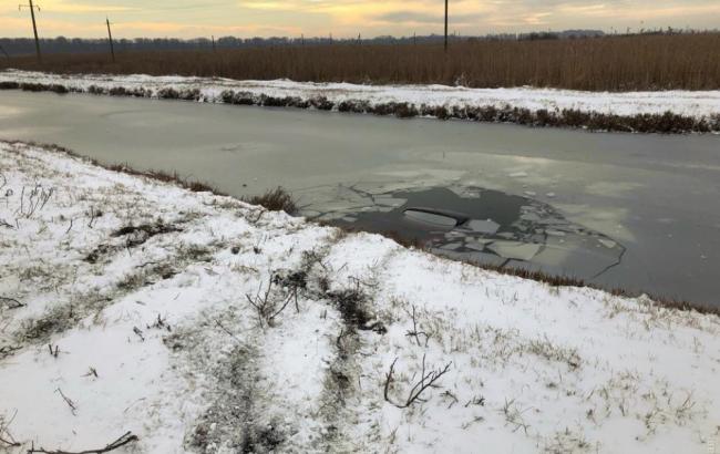 В Одесской области автомобиль провалился под лед
