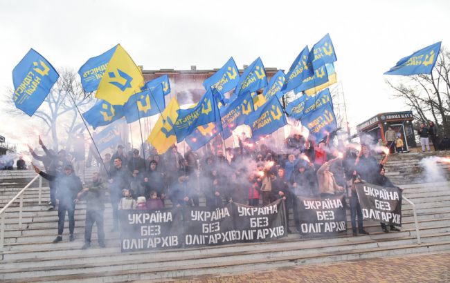 Патриоты объединились в движение "Вартові держави" и начали антиолигархическую кампанию