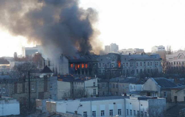 Названа возможная причина пожара в Одессе