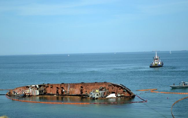 В Одессе снова произошла утечка из танкера: объявили чрезвычайную ситуацию