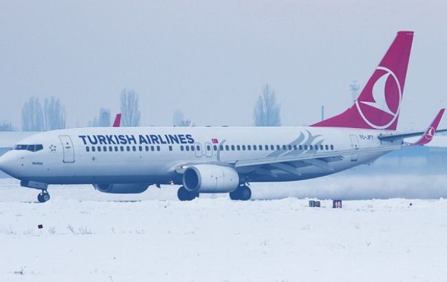 Снегопад накрыл Одессу, аэропорт прекратил принимать самолеты