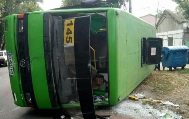 В Одесі перекинувся автобус, є постраждалі