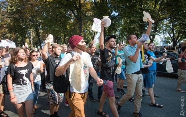 В Одессе прошел митинг против коррупции и за шаурму