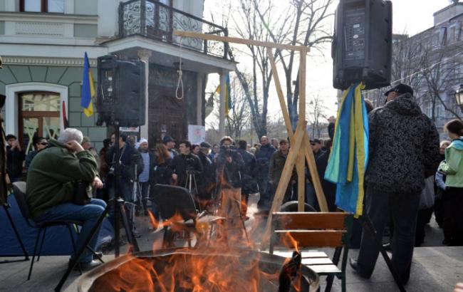 В Одессе активисты заблокировали областную прокуратуру