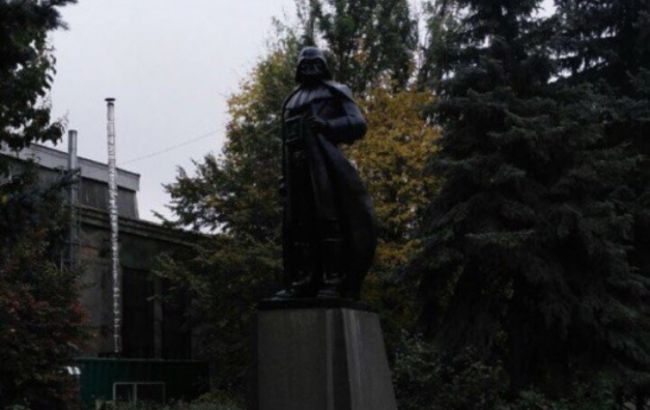 В Одесі замість Леніна встановили пам'ятник Дарту Вейдеру