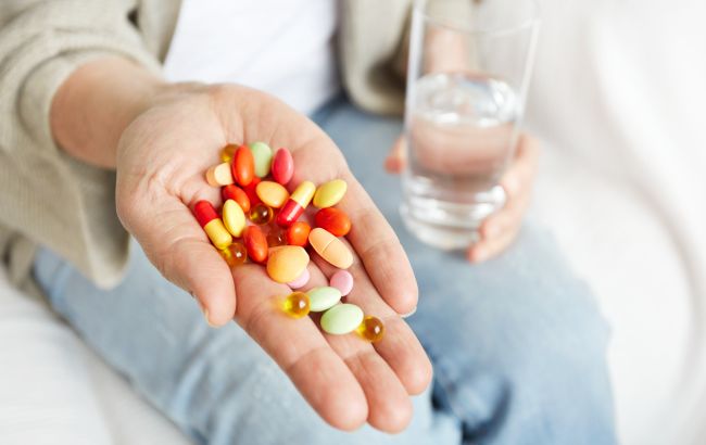 ЄС планує придбати COVID-таблетки від Pfizer та Merck