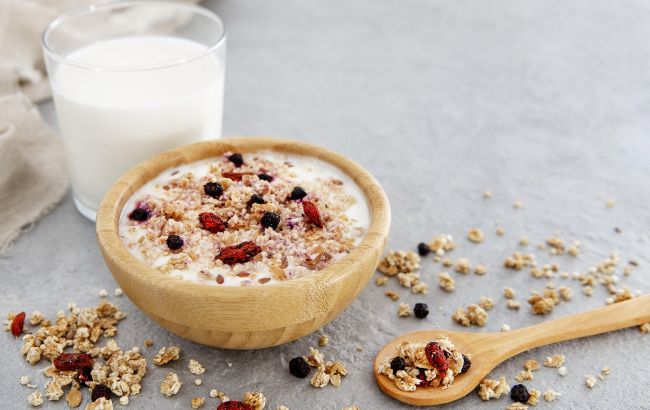 Лінива вівсянка без світла: ідеальний сніданок, який готується сам