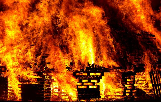 В Киевской области на пожаре погибли трое людей