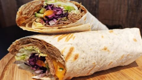 Опасная шаурма: почему летом нельзя есть уличную еду