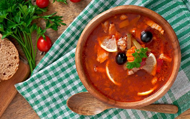 Готуємо справжнісіньку збірну м'ясну солянку за рецептом наших бабусь