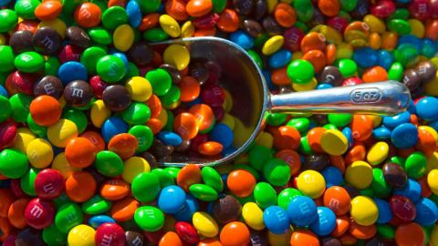 В Україні з'явилися небезпечні солодощі: у складі знайшли смертельні речовини