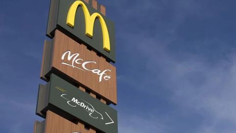 Натовпи без масок, тягучки на дорозі: перший McDonald's в Хмельницькому викликав ажіотаж (відео, фото)