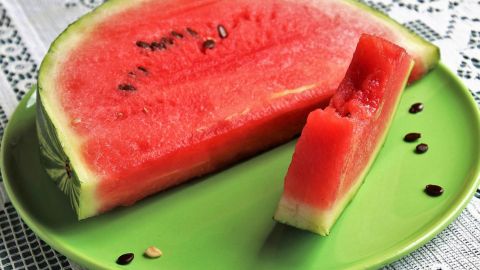 Украинцы проверили на нитраты первые арбузы: результат вызвал шок